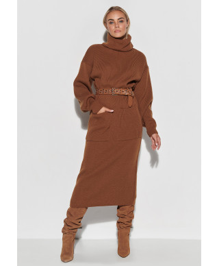 Megzta suknelė su aukšta apykakle ir kišenėmis ruda S105