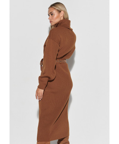 Megzta suknelė su golfu ir kišenėmis ruda S105