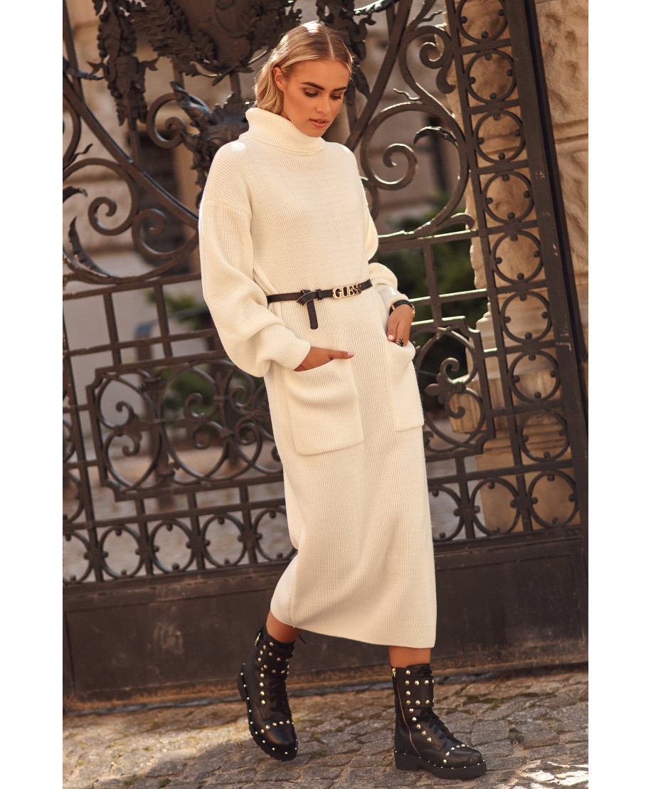 Trikotāžas kleita ar golfu un kabatām ekrū S105