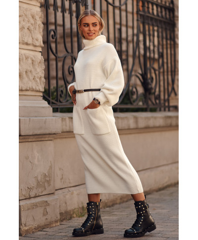 megzta suknele su golfu ir kisenemis ekriu S105