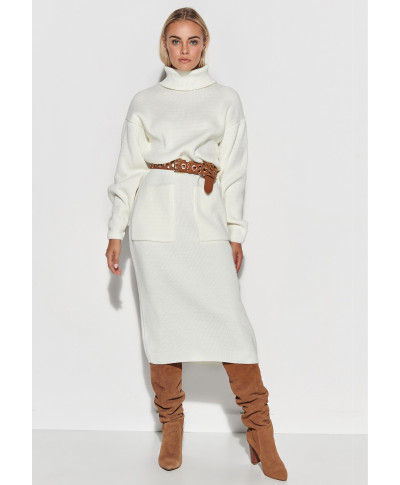 Megzta suknelė su golfu ir kišenėmis ekru S105