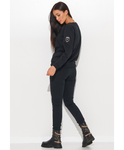 Dresowy komplektas moteriskas su antsiuvu ant rękawie juodas NU379