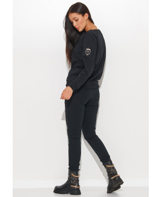 Dresowy komplektas moteriskas su antsiuvu ant rękawie juodas NU379