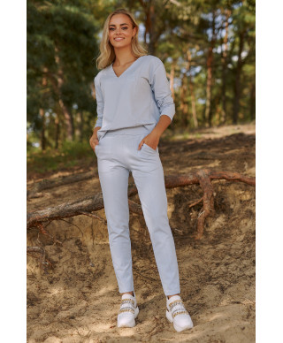 Elegantiškas moteriškas sportinis kostiumas šviesiai mėlynas M782