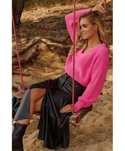 Prosty megztinis moteriskas su iskirpte  serek sviesiai rozine S140