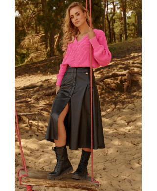 Prosty megztinis moteriskas su iskirpte  serek sviesiai rozine S140