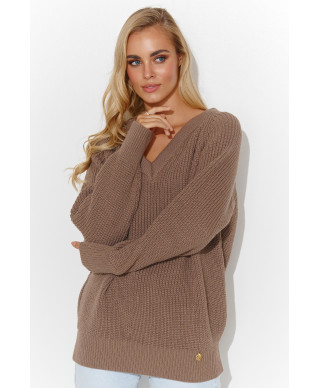 Paprastas moteriškas megztinis su V formos iškirpte kapučino S140