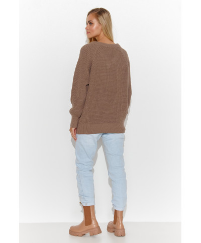 Vienkāršs sieviešu džemperis ar V veida kakla izgriezumu kapučīno S140