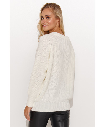 Prosty megztinis moteriskas su iskirpte  serek grietineles S140