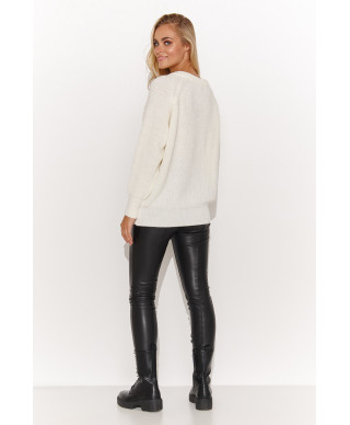 Vienkāršs sieviešu džemperis ar V veida kakla izgriezumu krēmkrāsas S140