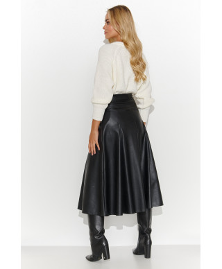 Prosty megztinis moteriskas su iskirpte  serek grietineles S140