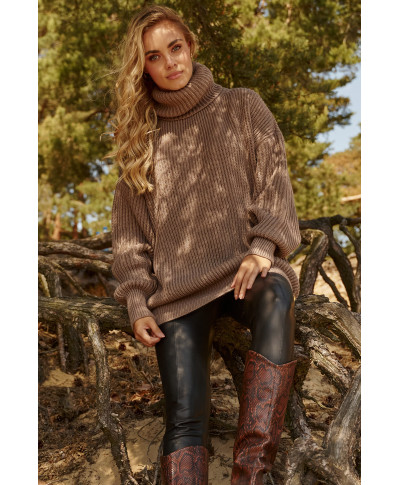 Ciepły megztinis moteriskas su golfu kapucino S136