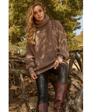 Ciepły megztinis moteriskas su golfu kapucino S136