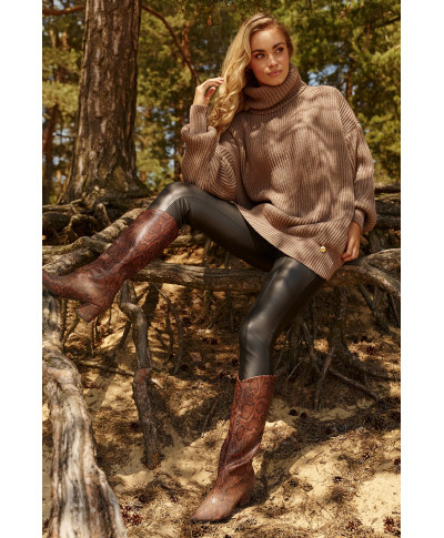 Ciepły megztinis moteriskas su golfu kapucino S136