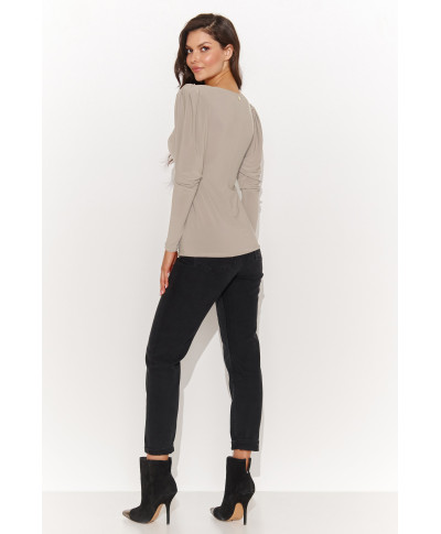 aptempta palaidine moteriska pustomis rankovemis sviesus beż NU461