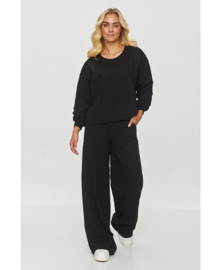 Sporta komplekts ar platām biksēm melns M849