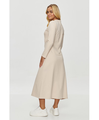 Drapiruota suknelė su apykakle šviesiai smėlio spalvos M847