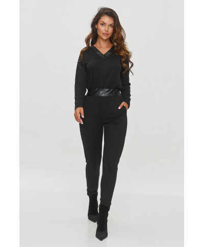 kombinezonas su elementami eko-skóry juodas M850