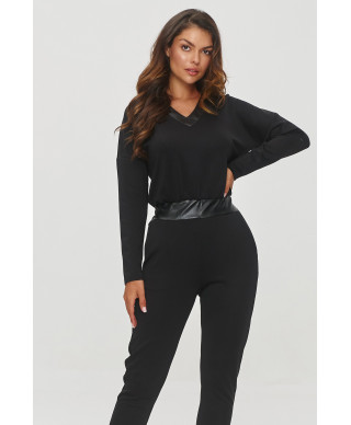 kombinezonas su elementami eko-skóry juodas M850