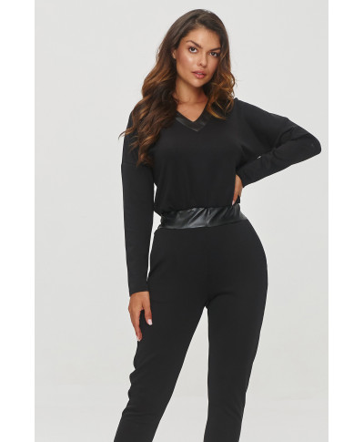 kombinezonas su elementami eko-skóry juodas M850