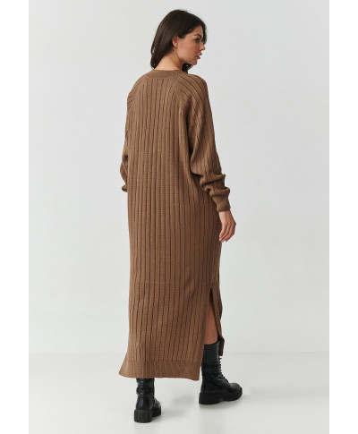 ilga suknele swetrowa su iskirpte V kapucino S161