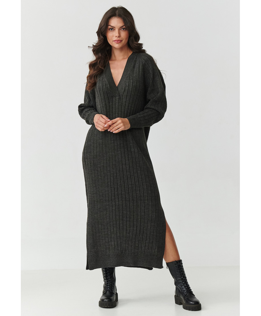 ilga suknele swetrowa su iskirpte V grafitowy melanzas S161