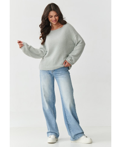 Brīvs pūkainas tekstūras gaiši pelēks džemperis S171