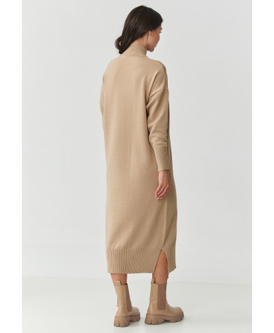 suknele swetrowa midi su półgolfem piaskowa S166