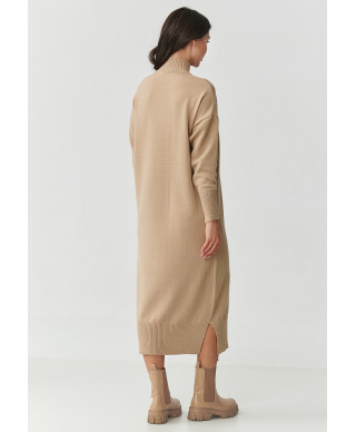 suknele swetrowa midi su półgolfem piaskowa S166