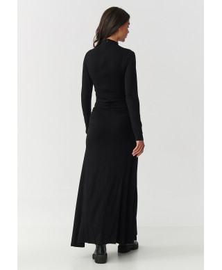 suknele maxi su golfu ir marszczeniem juoda M897