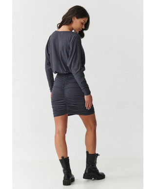 Suknelė mini su raukiniu ir laisva viršutine dalimi antracito spalvos M900