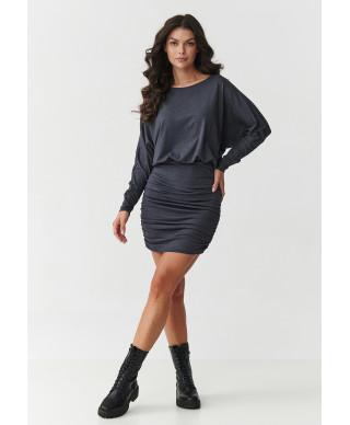 Suknelė mini su raukiniu ir laisva viršutine dalimi antracito spalvos M900