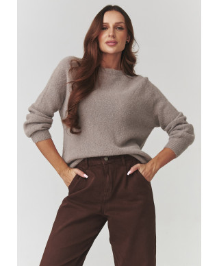 Miękki megztinis moteriskas su okrągłym iskirpte kapucino C21