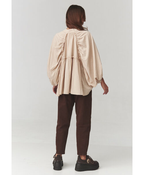 Eleganti sieviešu smilšu krāsas oversize krekls