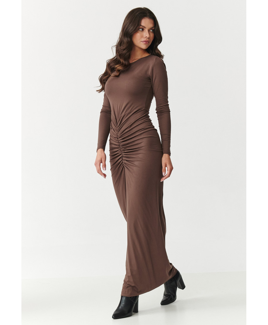 aptempta maxi suknele sokoladine M898