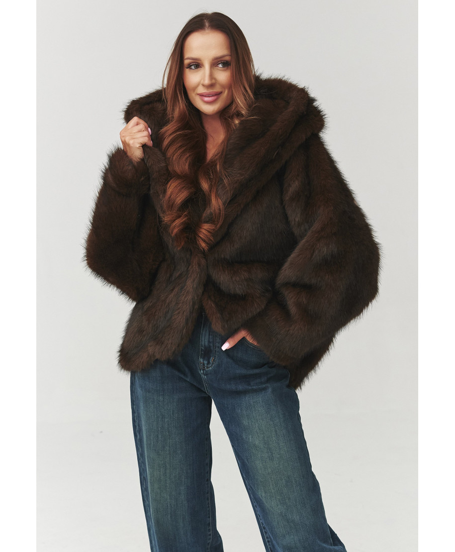 Brązowe futerko damskie – styl vintage  nowoczesnym wydaniu brązowe C4