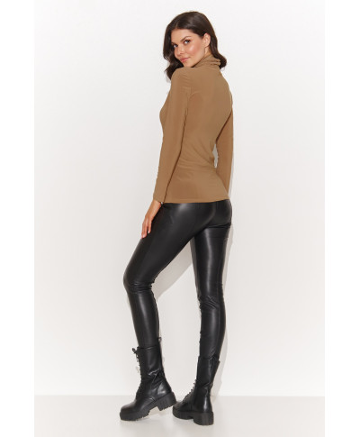 Klasiska sieviešu blūze ar augstu apkakli kamieļu krāsā NU460