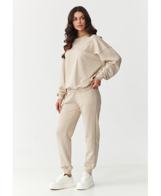 Treniņtērpu komplekts ar izšūtu logo gaiši bēšs M889