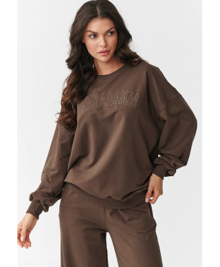 Treniņtērpu komplekts ar platām kājām un izšūtu aplikāciju šokolādes krāsā M890