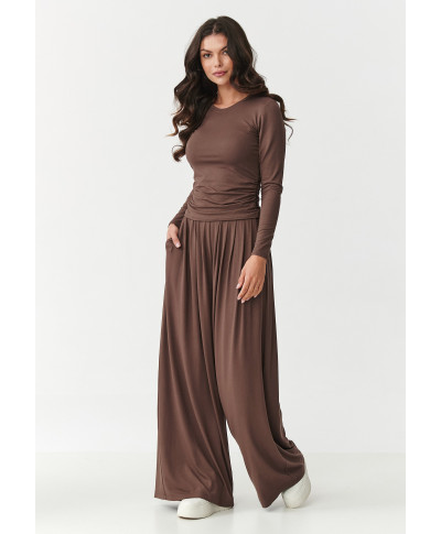 Viskozes komplekts ar rūtainu blūzi un platām biksēm šokolādes krāsā M892