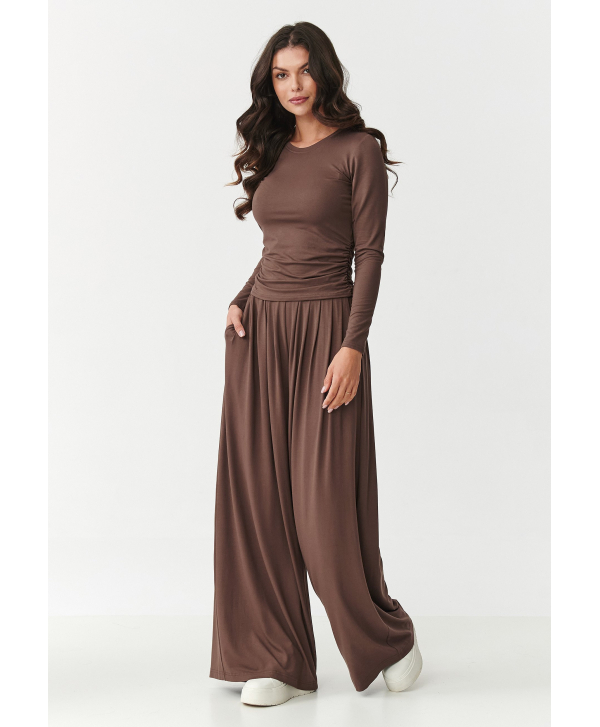 Viskoze sieviešu komplekts ar volāniem un platām biksēm šokolādes krāsā M892