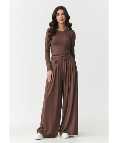 Viskozes komplekts ar rūtainu blūzi un platām biksēm šokolādes krāsā M892