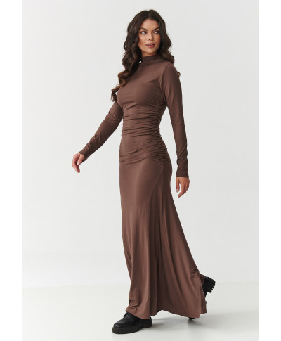 suknele maxi su golfu ir marszczeniem sokoladine M897