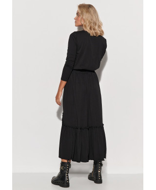 Trikotāžas maxi kleita ar gumiju un volāniem melna M573