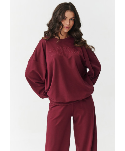 komplektas dresowy su szerokimi nogawkami ir haftowaną aplikacją bordo M890