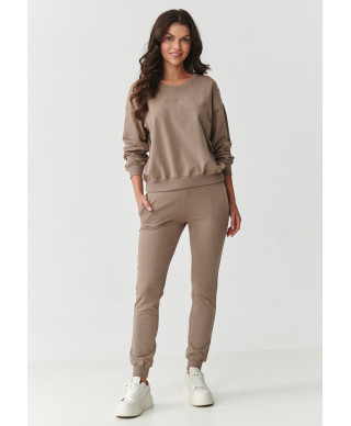 komplektas dresowy su lekko dopasowanymi spodniami ir luźną bluzą moka M891