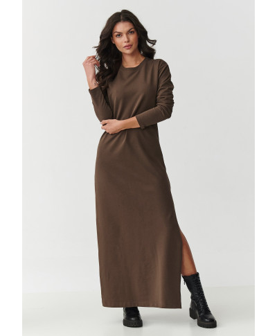 suknele maxi ilgomis rankovemis ir rozcięciem sokoladine M901