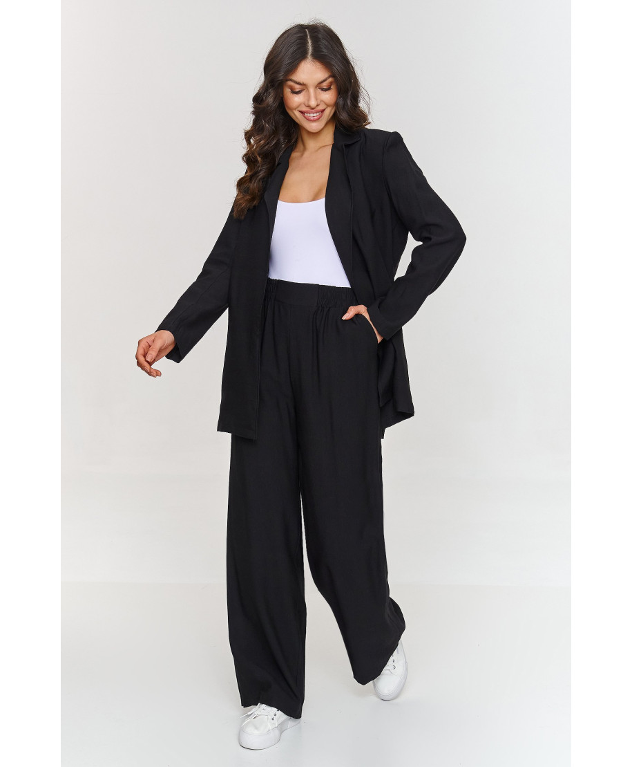 Moteriškas komplektas švarkelis ir kelnės juodas M883