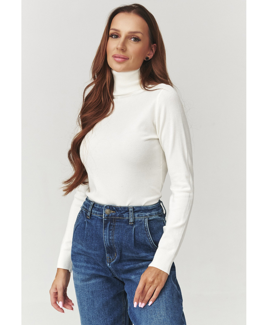 Šiltas, minkštas ir stilingas šokoladinis moteriškas megztinis su sagomis C2