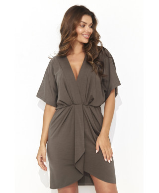 Īsa kimono kleita ar savelkamu jostasvietu zemes brūnā krāsā NU469